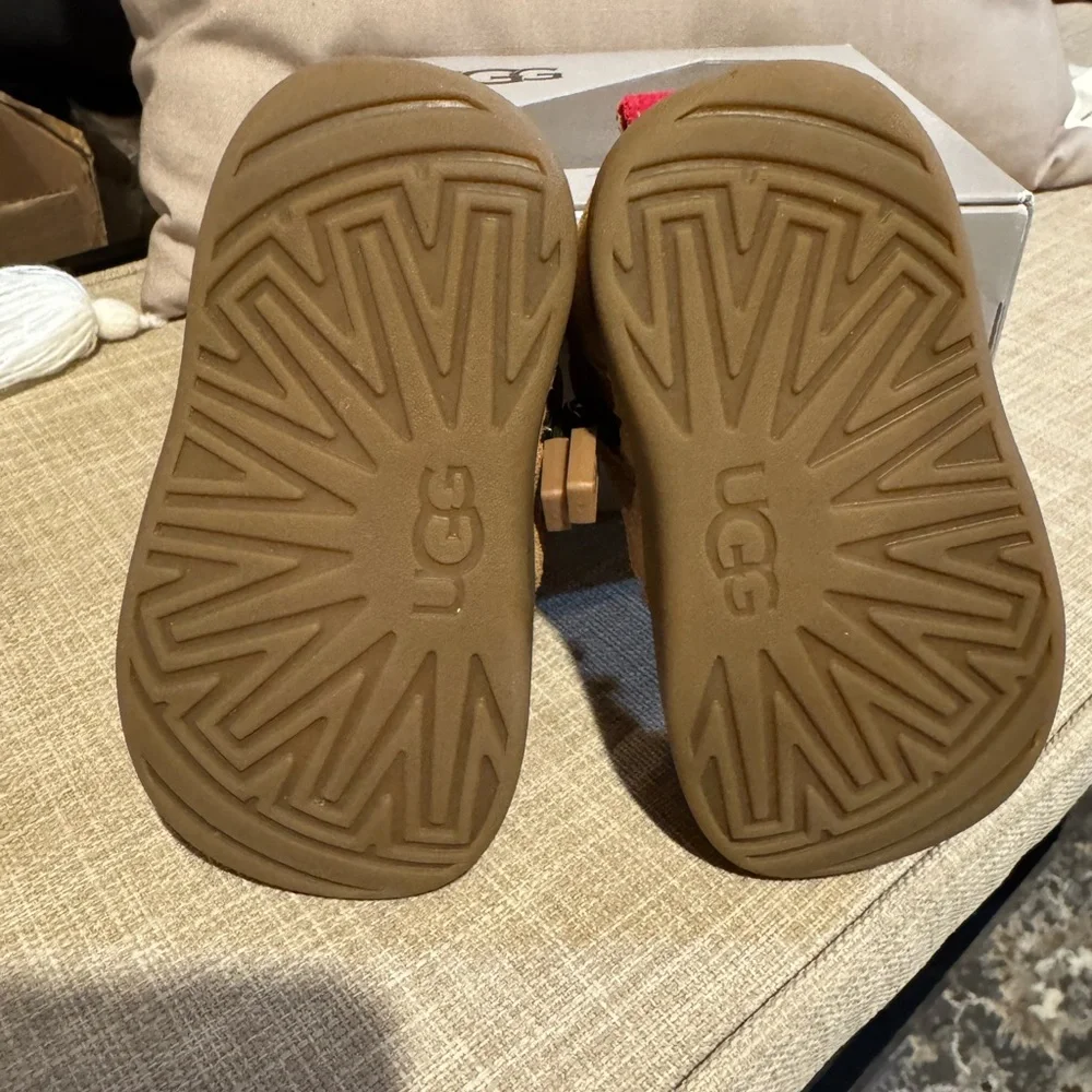 UGG Kids Chestnut Suede Walker with Red Laces